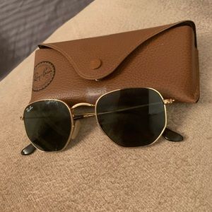 Ray-Ban 51021 aviator sunglasses barely worn